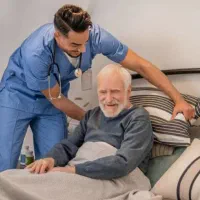 پرستار آقا هستم‌ (  آماده خدمت )