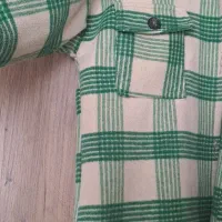 کت چهار خونه سبز و سویشرت و شلوار