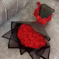 گل قرمز و بنفش