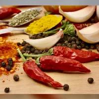 انواع ادویه جات با کیفیت و تازه به فروش می‌رسد