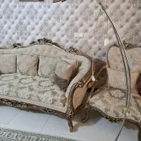 آباژور ایستاده