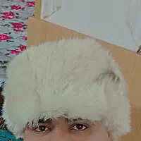 کلاه پشمی و ساعت رولکس