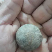 سنگ و سکه قدیمی و سکه جمهوری اسلامی