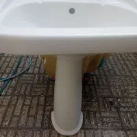 روشویی سفید سالم و بدون شکستگی