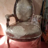 مبل ۷ نفره فرحی درحد نو با کاور چوب عالی محکم|مبلمان خانگی و میز عسلی|مشهد, زیرکن|دیوار