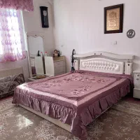 تخت به همراه آینه دراور، پاتختی و خوشخواب|تخت و سرویس خواب|بیرجند, |دیوار