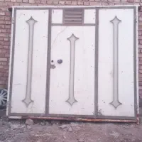 درب‌ حیاط‌ یا‌ گاراژ