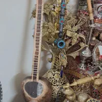 این تار قدیمی وخوش خان به فروش میرسد