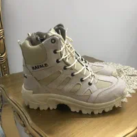 کفش کتونی ساق دار