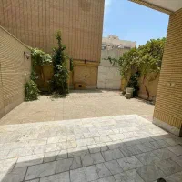 آپارتمان 100 متری یک خوابه ورودی مجزا حیاط اختصاصی|اجارهٔ آپارتمان|اصفهان, درب کوشک|دیوار