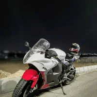 موتور هیوسانگ 250 دو سیلندر نیوفیس