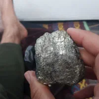 سنگ پیرت طلادار برافروش