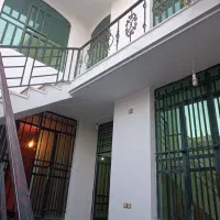 با پول آپارتمان۱۰۰ متری یک ویلایی دو طبقه بخر