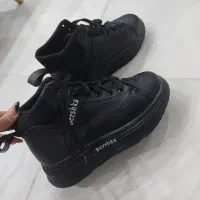 نیم بوت سایز ۳۸ نونو دوبار پوشیدم  ۳۰۰ و کولی  ۳۰۰