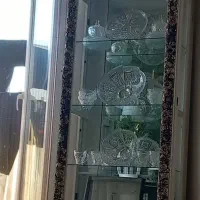 بوفه سفید سالم در حد  با وسایل داخلش