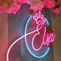 ناخن کار و مژه کار حرفه ای