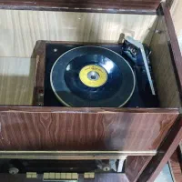 رادیو گرام عتیقه وموزه ای کمیاب|کلکسیون اشیاء عتیقه|اصفهان, علی قلی آقا|دیوار