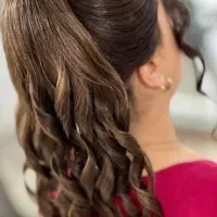 شنیون مو ومیکاپ.بابهترین کیفیت وتخفیف شنیونفقط ۲۹۹|خدمات آرایشگری و زیبایی|الوند, |دیوار