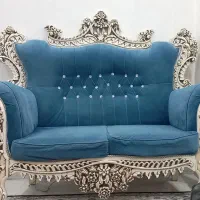 مبلمان  سلطنتی۷ نفره همراه با جلو مبلی و میز عسلی