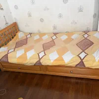 تخت چوبی