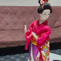 مجسمه زن ژاپنی