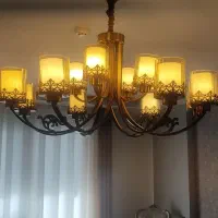 لوستر ۱۲ شاخه طلایی همراه با دو لوستر کریستالی