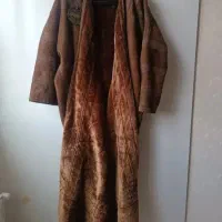 یک عدد پالتو بلندمردانه جنس مخمل نرم