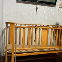 تخت نوزادی و گهواره دار