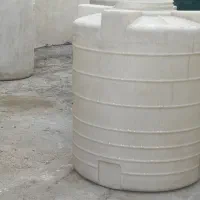 مخزن ۱۰۰۰ لیتریی و بشکه