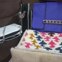 تعدادی کیف و یک جفت نیم بوت سایز ۳۷ کوچک پا|کیف، کفش، کمربند|همدان, |دیوار