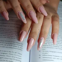 آموزش کاشت ناخن|خدمات آرایشگری و زیبایی|شاهینشهر, عطار|دیوار