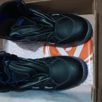 پوتین نووا|کیف، کفش، کمربند|پیشوا, |دیوار