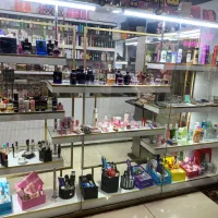 فروشنده لوازم آرایشی بهداشتی نصف راه
