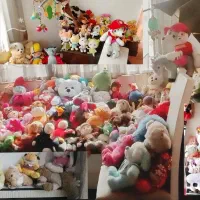 تعدادی عروسک کلی و یکجا بفروش میرسد