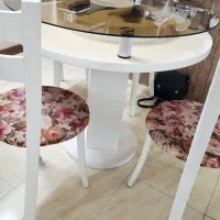 میز ناهارخوری و ۴ تا صندلی