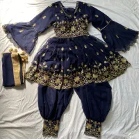 لباس شب|لباس|خمینیشهر, |دیوار