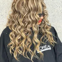 آموزش آرایشگری با مدرک فنی حرفه ای