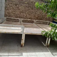 تخت آهنی بسیار محکم