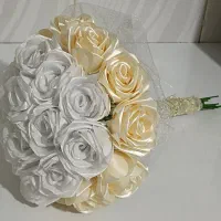 دسته گل عروس ۲۳ شاخه