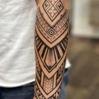 آموزش و اجرای‌ تتو بدن