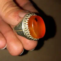 انگشتر عقیق پرتقالی رگه دار