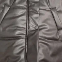 پافر چرم نو|لباس|نیشابور, دارایی|دیوار