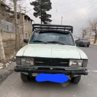 راننده همراه با خودرو وانت پیکان