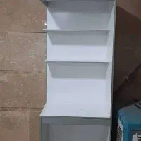 کتابخانه ومیز تحریر