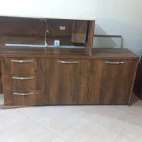 یک عدد میز مدیریت مغازه