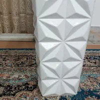 گلدون بزرگ سفید