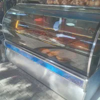 ویترین شیشه خم