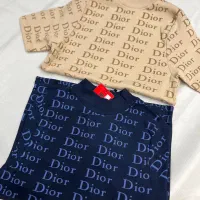 تیشرت و بلوز یقه گرد