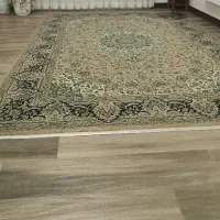 مبل ۷ نفره و میز جلو مبلی و فرش