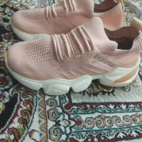 کفش پیاده روی باشگاه نونونو